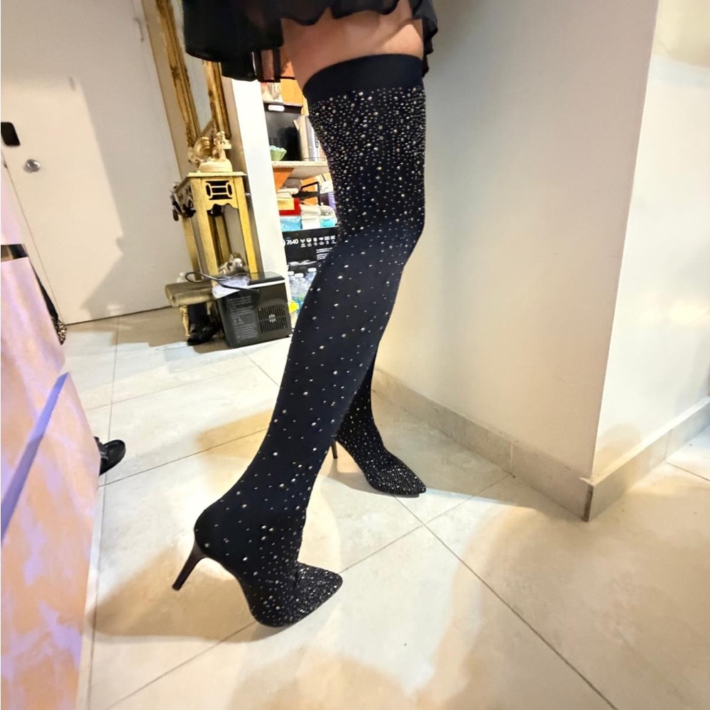 Elegant Black Heeled Boots with Rhinestone Detailing